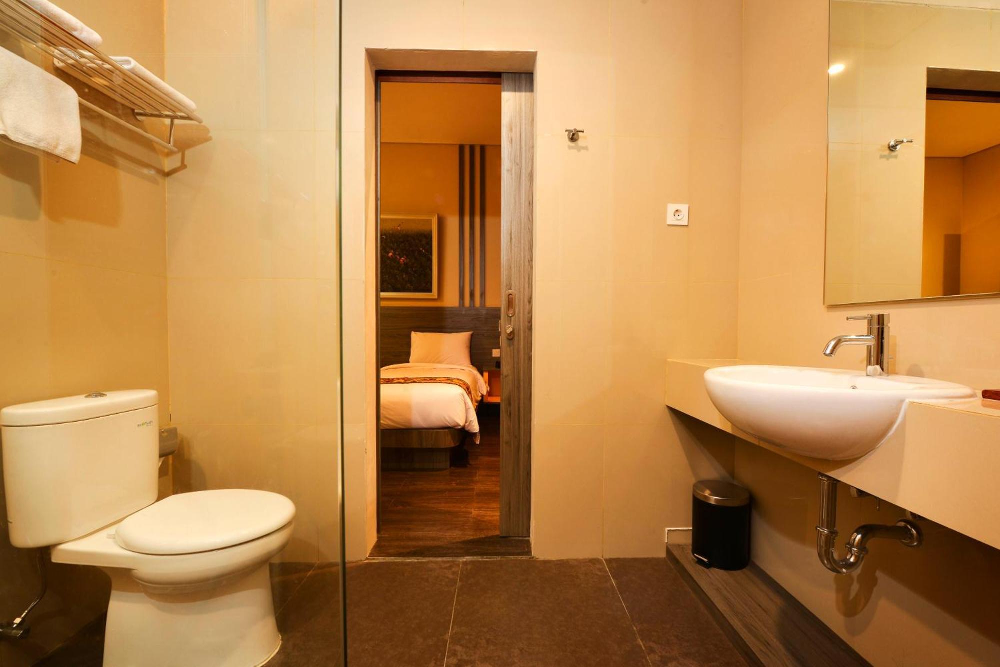 Hotel Super 8 By Wyndham Solo Extérieur photo